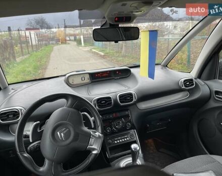 Чорний Сітроен С3 Пікассо, об'ємом двигуна 1.56 л та пробігом 135 тис. км за 6700 $, фото 6 на Automoto.ua