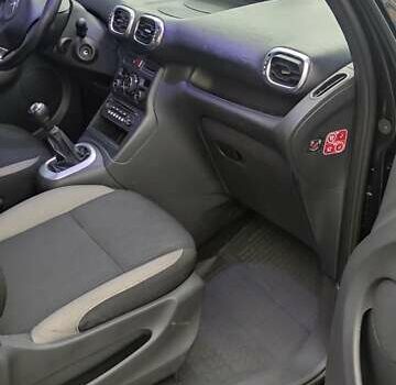 Черный Ситроен С3 Пикассо, объемом двигателя 1.4 л и пробегом 175 тыс. км за 5500 $, фото 33 на Automoto.ua