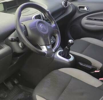 Черный Ситроен С3 Пикассо, объемом двигателя 1.4 л и пробегом 175 тыс. км за 5500 $, фото 6 на Automoto.ua