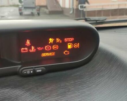 Черный Ситроен С3 Пикассо, объемом двигателя 1.4 л и пробегом 175 тыс. км за 5500 $, фото 4 на Automoto.ua