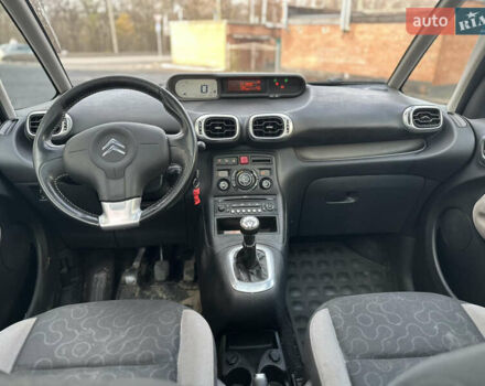Червоний Сітроен С3 Пікассо, об'ємом двигуна 1.4 л та пробігом 214 тис. км за 3999 $, фото 8 на Automoto.ua