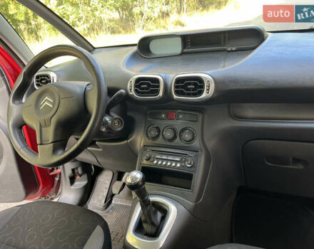 Червоний Сітроен С3 Пікассо, об'ємом двигуна 1.6 л та пробігом 244 тис. км за 5200 $, фото 26 на Automoto.ua