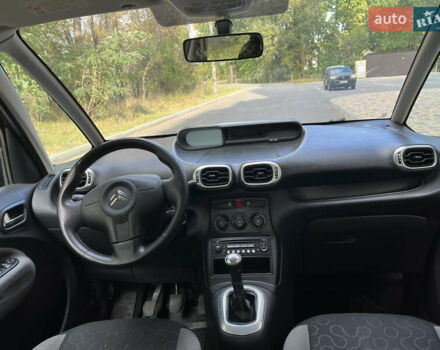 Червоний Сітроен С3 Пікассо, об'ємом двигуна 1.6 л та пробігом 244 тис. км за 4900 $, фото 29 на Automoto.ua