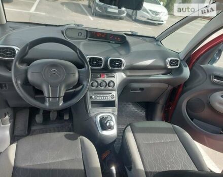 Красный Ситроен С3 Пикассо, объемом двигателя 1.4 л и пробегом 136 тыс. км за 6700 $, фото 3 на Automoto.ua