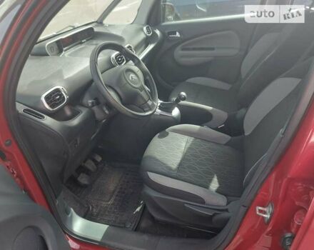 Красный Ситроен С3 Пикассо, объемом двигателя 1.4 л и пробегом 136 тыс. км за 6700 $, фото 4 на Automoto.ua