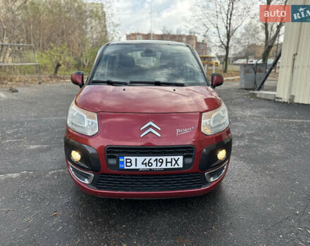 Червоний Сітроен С3 Пікассо, об'ємом двигуна 1.4 л та пробігом 214 тис. км за 3999 $, фото 1 на Automoto.ua