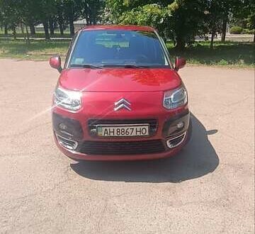 Ситроен С3 Пикассо 2011 в Черкассах на Automoto.ua Красный Ситроен С3 Пикассо, объемом двигателя 1.4 л и пробегом 76 тыс. км за 6900 $, фото 1 на Automoto.ua