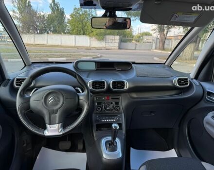 Серый Ситроен С3 Пикассо, объемом двигателя 1.6 л и пробегом 171 тыс. км за 5990 $, фото 16 на Automoto.ua
