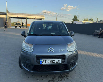 Серый Ситроен С3 Пикассо, объемом двигателя 1.4 л и пробегом 210 тыс. км за 5500 $, фото 4 на Automoto.ua