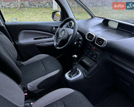 Серый Ситроен С3 Пикассо, объемом двигателя 0 л и пробегом 146 тыс. км за 4500 $, фото 18 на Automoto.ua