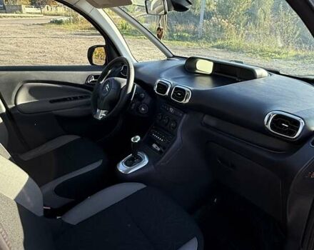 Сітроен С3 Пікассо 2012 у Житомирі на Automoto.ua Сірий Сітроен С3 Пікассо, об'ємом двигуна 1.6 л та пробігом 280 тис. км за 5000 $, фото 9 на Automoto.ua