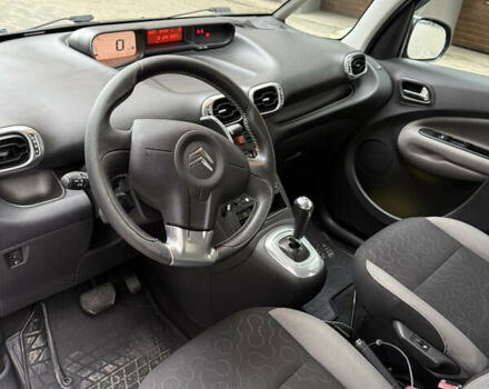 Серый Ситроен С3 Пикассо, объемом двигателя 1.6 л и пробегом 101 тыс. км за 6600 $, фото 7 на Automoto.ua