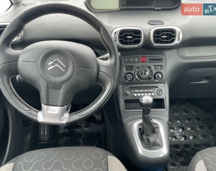 Сірий Сітроен С3 Пікассо, об'ємом двигуна 1.56 л та пробігом 170 тис. км за 6900 $, фото 13 на Automoto.ua