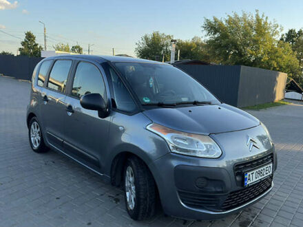 Серый Ситроен С3 Пикассо, объемом двигателя 1.4 л и пробегом 210 тыс. км за 5500 $, фото 1 на Automoto.ua