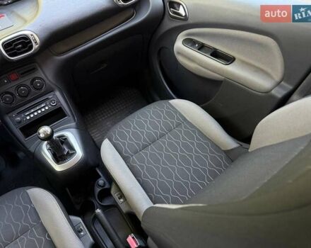 Синий Ситроен С3 Пикассо, объемом двигателя 1.56 л и пробегом 227 тыс. км за 7200 $, фото 14 на Automoto.ua