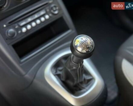 Синий Ситроен С3 Пикассо, объемом двигателя 1.56 л и пробегом 227 тыс. км за 7200 $, фото 19 на Automoto.ua