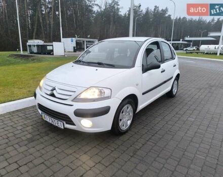 Белый Ситроен С3, объемом двигателя 1.1 л и пробегом 174 тыс. км за 4000 $, фото 1 на Automoto.ua