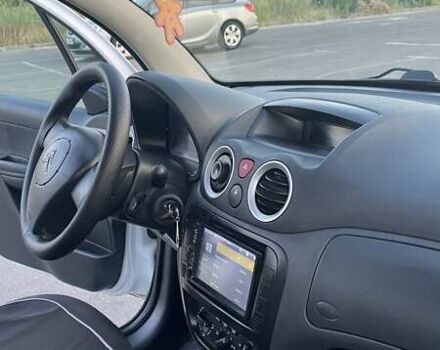 Белый Ситроен С3, объемом двигателя 1.4 л и пробегом 328 тыс. км за 4000 $, фото 6 на Automoto.ua