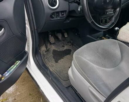 Белый Ситроен С3, объемом двигателя 1.4 л и пробегом 230 тыс. км за 3200 $, фото 4 на Automoto.ua