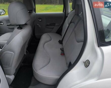 Белый Ситроен С3, объемом двигателя 1.1 л и пробегом 174 тыс. км за 4000 $, фото 14 на Automoto.ua