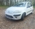 Белый Ситроен С3, объемом двигателя 1.4 л и пробегом 182 тыс. км за 3300 $, фото 1 на Automoto.ua