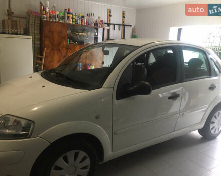 Белый Ситроен С3, объемом двигателя 1.1 л и пробегом 132 тыс. км за 4000 $, фото 2 на Automoto.ua