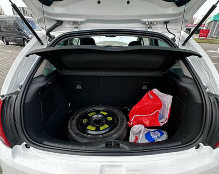 Белый Ситроен С3, объемом двигателя 1.6 л и пробегом 168 тыс. км за 5750 $, фото 7 на Automoto.ua