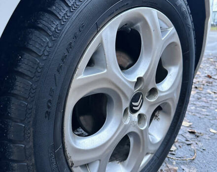 Белый Ситроен С3, объемом двигателя 1.6 л и пробегом 164 тыс. км за 5650 $, фото 8 на Automoto.ua