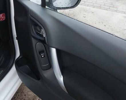 Белый Ситроен С3, объемом двигателя 1.6 л и пробегом 195 тыс. км за 6550 $, фото 38 на Automoto.ua