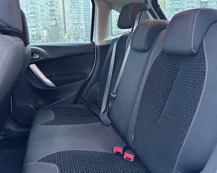 Белый Ситроен С3, объемом двигателя 1.6 л и пробегом 164 тыс. км за 5500 $, фото 6 на Automoto.ua