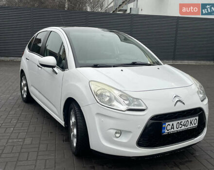 Белый Ситроен С3, объемом двигателя 1.6 л и пробегом 165 тыс. км за 5750 $, фото 5 на Automoto.ua