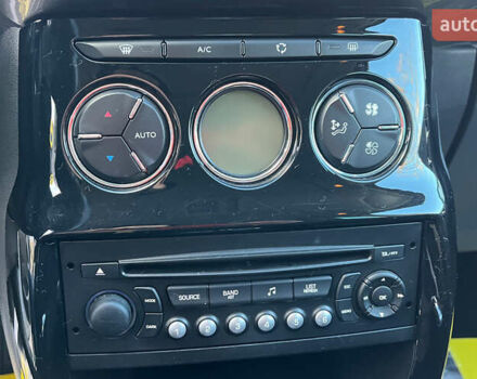 Белый Ситроен С3, объемом двигателя 1.6 л и пробегом 195 тыс. км за 6999 $, фото 8 на Automoto.ua