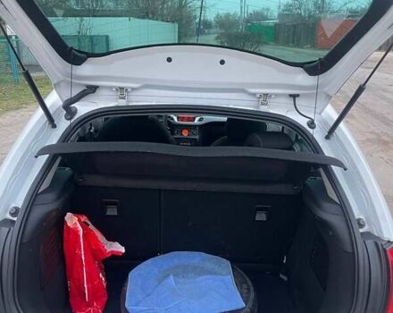 Белый Ситроен С3, объемом двигателя 1.6 л и пробегом 162 тыс. км за 5800 $, фото 4 на Automoto.ua