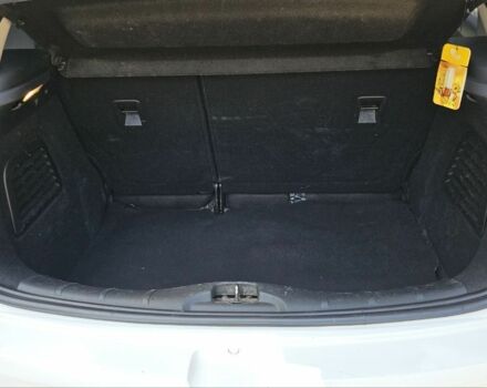 Белый Ситроен С3, объемом двигателя 1.4 л и пробегом 185 тыс. км за 5250 $, фото 7 на Automoto.ua