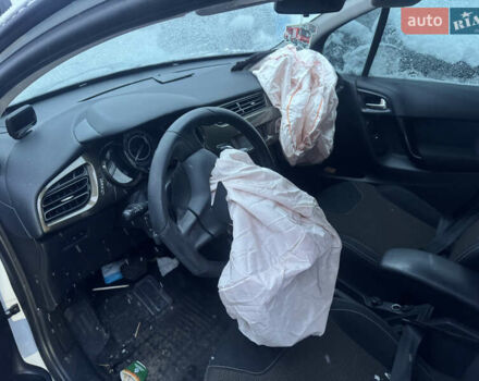 Белый Ситроен С3, объемом двигателя 1.4 л и пробегом 185 тыс. км за 4200 $, фото 3 на Automoto.ua