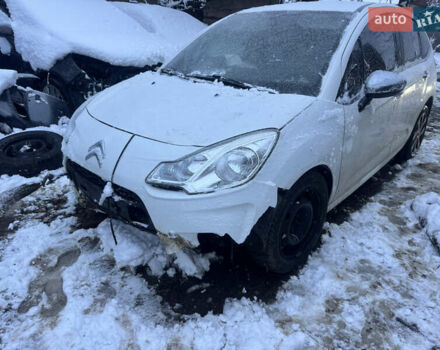 Белый Ситроен С3, объемом двигателя 1.4 л и пробегом 185 тыс. км за 4200 $, фото 4 на Automoto.ua