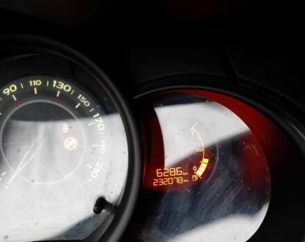 Білий Сітроен С3, об'ємом двигуна 1.4 л та пробігом 232 тис. км за 6000 $, фото 4 на Automoto.ua