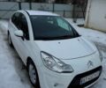 Белый Ситроен С3, объемом двигателя 1.4 л и пробегом 145 тыс. км за 6950 $, фото 3 на Automoto.ua