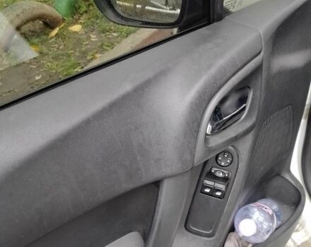 Білий Сітроен С3, об'ємом двигуна 1.4 л та пробігом 232 тис. км за 6000 $, фото 2 на Automoto.ua