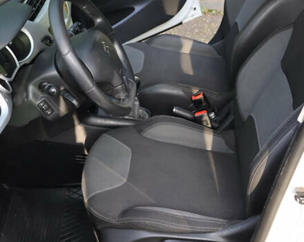 Белый Ситроен С3, объемом двигателя 1.6 л и пробегом 221 тыс. км за 5600 $, фото 19 на Automoto.ua