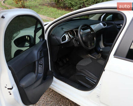 Белый Ситроен С3, объемом двигателя 1.6 л и пробегом 221 тыс. км за 5600 $, фото 18 на Automoto.ua