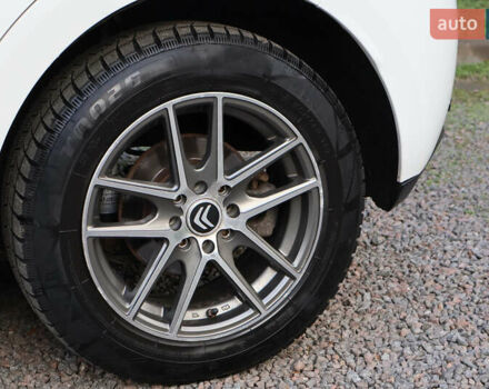 Белый Ситроен С3, объемом двигателя 1.6 л и пробегом 221 тыс. км за 5600 $, фото 28 на Automoto.ua