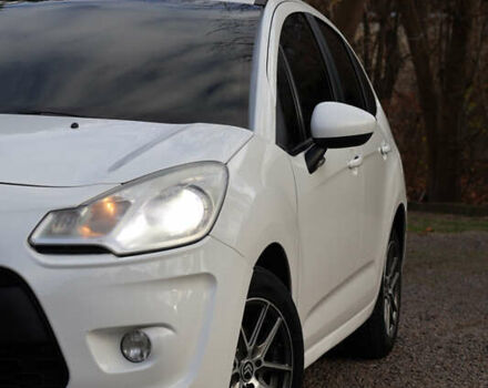 Белый Ситроен С3, объемом двигателя 1.6 л и пробегом 221 тыс. км за 5600 $, фото 1 на Automoto.ua