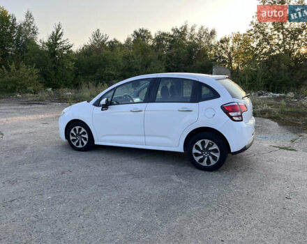 Белый Ситроен С3, объемом двигателя 1.4 л и пробегом 257 тыс. км за 5800 $, фото 2 на Automoto.ua