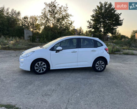 Белый Ситроен С3, объемом двигателя 1.4 л и пробегом 257 тыс. км за 5800 $, фото 1 на Automoto.ua