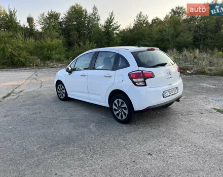 Белый Ситроен С3, объемом двигателя 1.4 л и пробегом 257 тыс. км за 5800 $, фото 3 на Automoto.ua