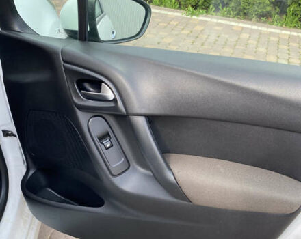 Белый Ситроен С3, объемом двигателя 1 л и пробегом 122 тыс. км за 5000 $, фото 24 на Automoto.ua