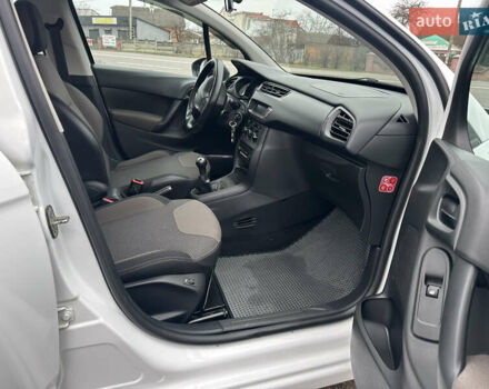 Белый Ситроен С3, объемом двигателя 1 л и пробегом 110 тыс. км за 6350 $, фото 37 на Automoto.ua