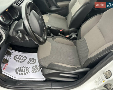 Белый Ситроен С3, объемом двигателя 1 л и пробегом 110 тыс. км за 6350 $, фото 27 на Automoto.ua