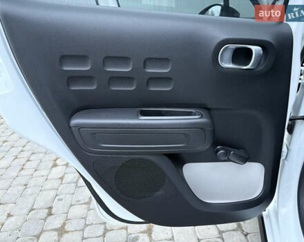 Белый Ситроен С3, объемом двигателя 1.2 л и пробегом 67 тыс. км за 9150 $, фото 29 на Automoto.ua